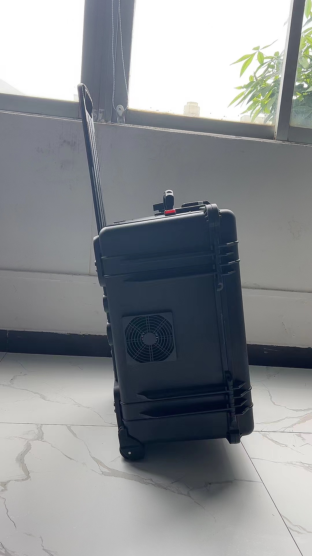 前郭手拉箱型移动通信干扰器